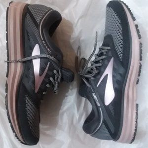 Brooks Gray and Lavender Women Sneaker